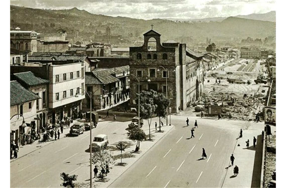 En 1867 se crea la Universidad Nacional con una escuela de medicina