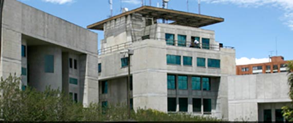 Condena de cerca de 12 años de cárcel por lanzar ácido a guardias en un hospital