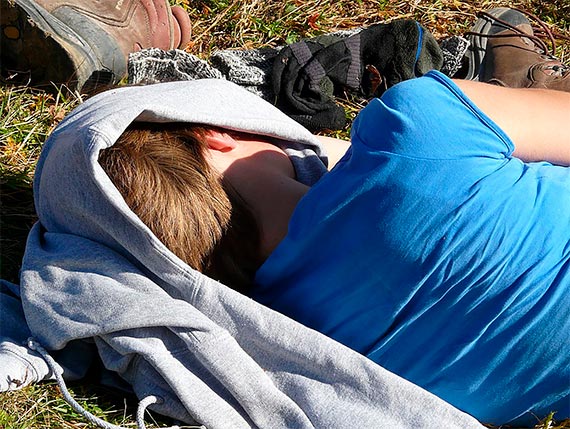 Los jóvenes insatisfechos con su relación amorosa duermen peor