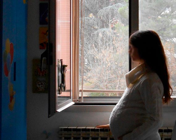 Radicado proyecto que busca prohibir la maternidad subrogada con fines lucrativos