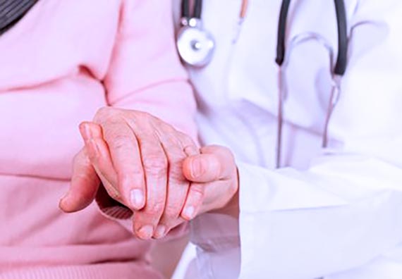 Los médicos españoles pedirán que la relación médico-paciente se reconozca como patrimonio de la humanidad