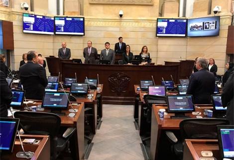 Senado aprueba proyecto sobre los derechos en salud de víctimas de ataques con ácido