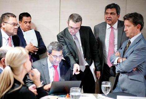 Gobernadores y Gobierno llegan a acuerdo sobre recursos de salud destinados recientemente a ADRES