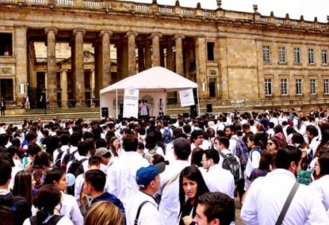 El Ministerio de Salud firmó la ley por la que se remunerará a los residentes médicos