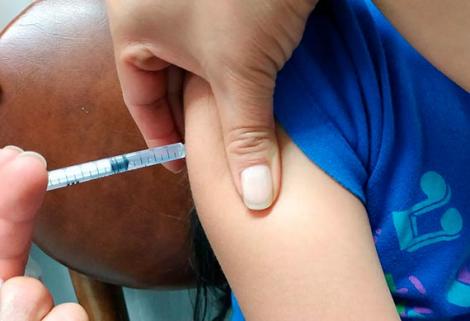 Comfacundi, Compensar y Medimás, las EPS en Bogotá con menor cobertura de vacunación de menores de 5 años
