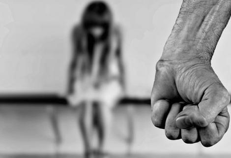Fiscalía debe asegurar la atención en salud de las víctimas de violencia contra la mujer