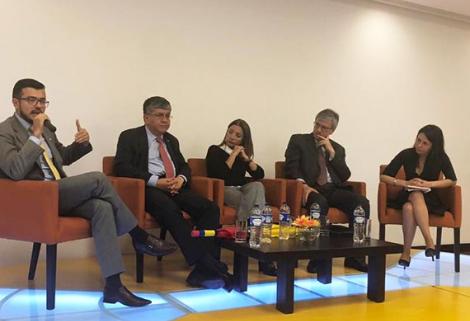 Colombia desconoce cuántos especialistas médicos tiene y en qué áreas hacen falta