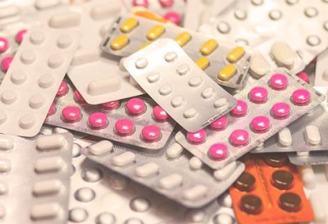 Indica que en el caso se desconocieron "de manera grave los estrictos protocolos para dispensación de medicamentos".