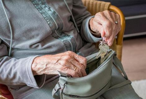 Indica que expedirán mañana, 19 de marzo, lineamientos y recomendaciones dirigidas a todos los colombianos mayores de 70 años.