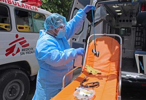 Señalan que "acusaciones de conspiraciones y de supuesta corrupción" que han sido "amplificadas sin pruebas desde el Ministerio de Salud", han llevado "a amenazas y ataques contra el personal de salud".