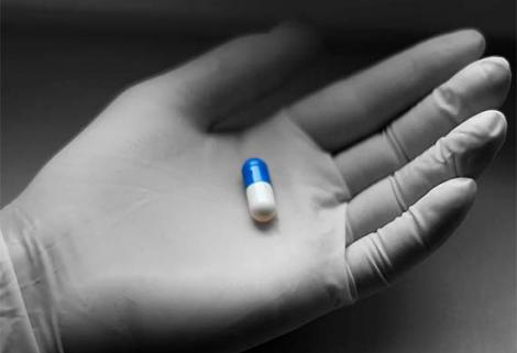 El INVIMA declaró como vitales no disponibles a 56 medicamentos de los cuales 16 se encuentran en riesgo de desabastecimiento.