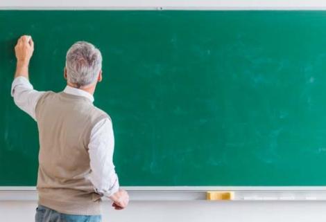 El protocolo elaborado por el Ministerio de Salud para instituciones educativas no determina como obligatorio el teletrabajo para los miembros de la comunidad educativa.